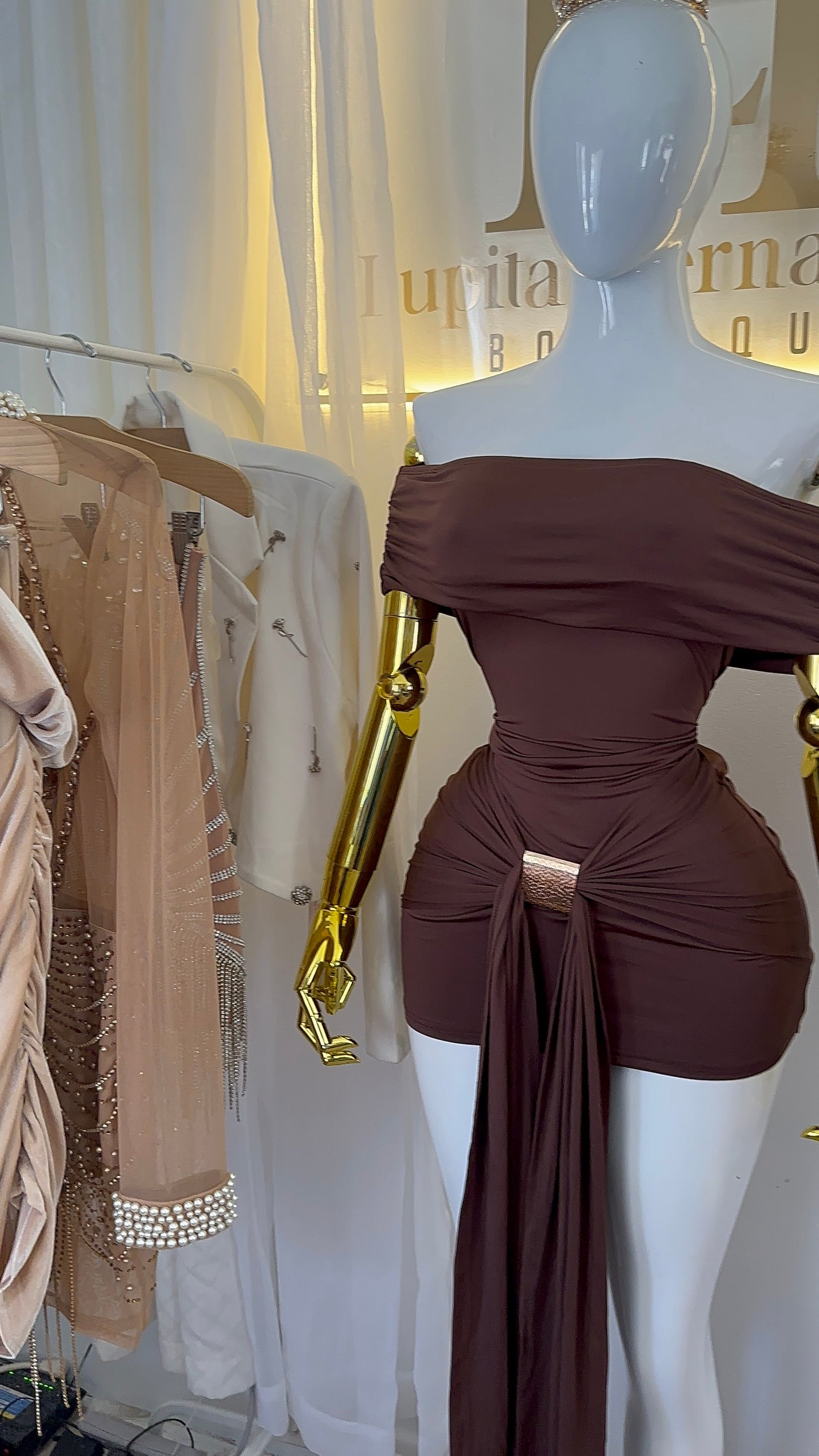 Vestido caramelo moka