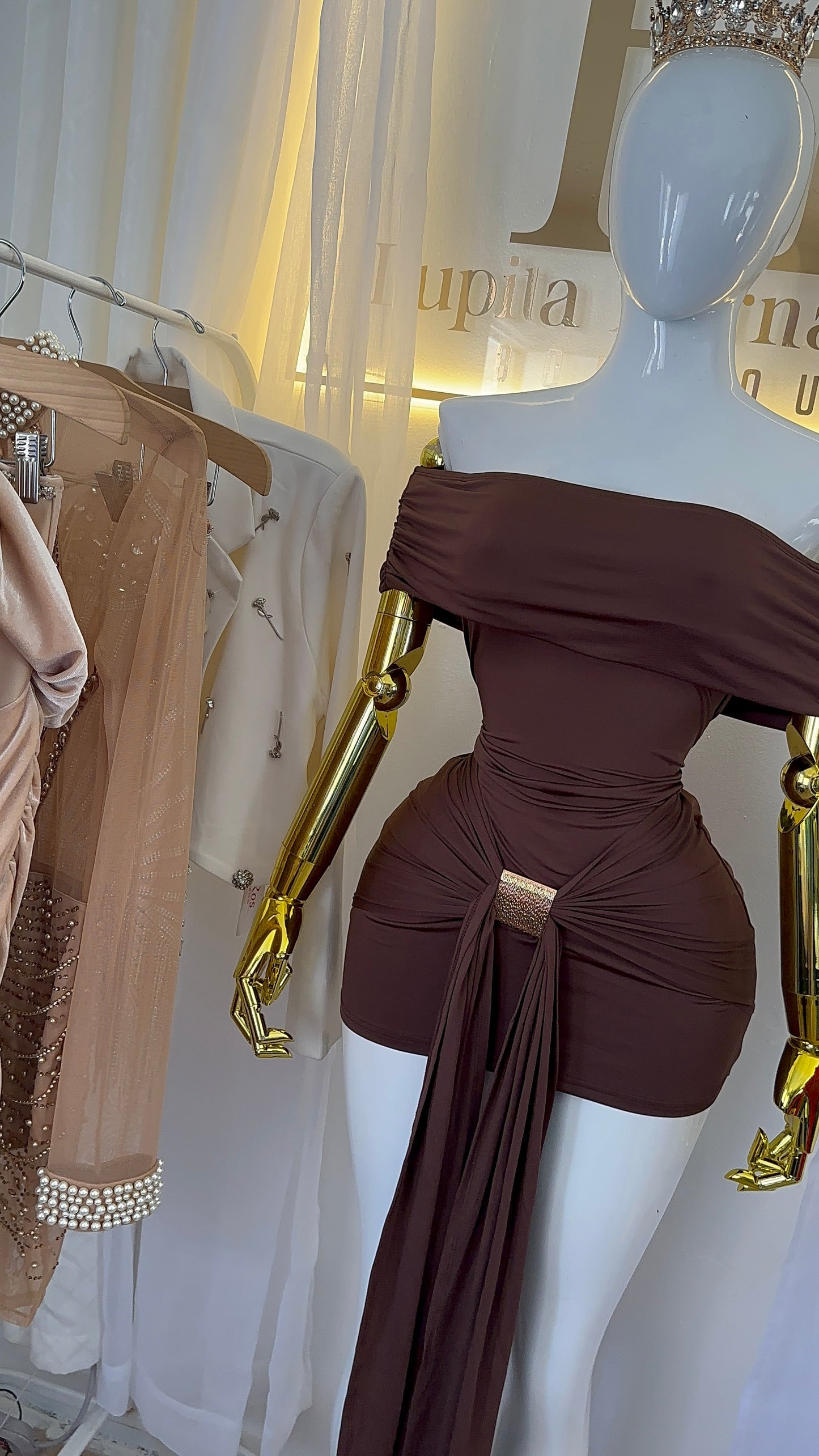 Vestido caramelo moka
