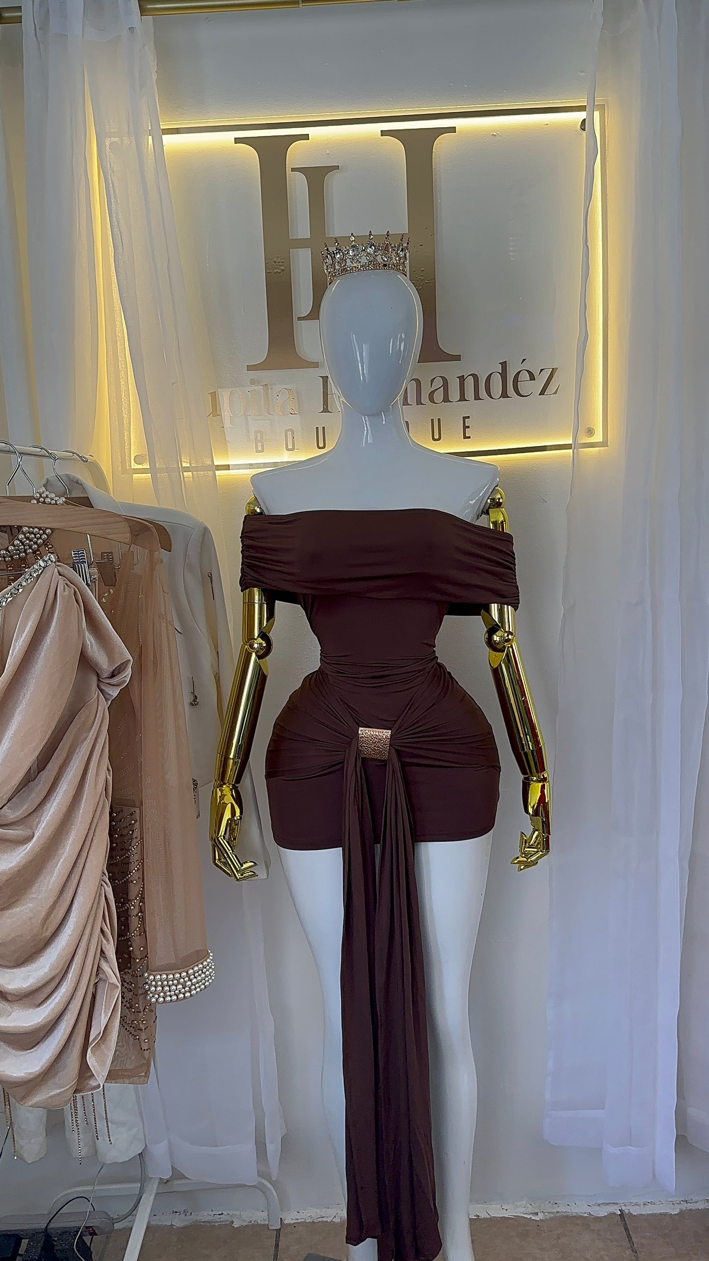 Vestido caramelo moka